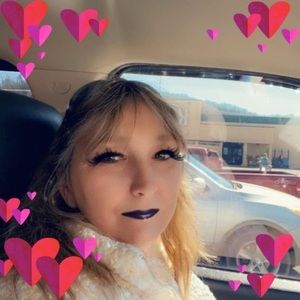 Meet your Posher, Connie